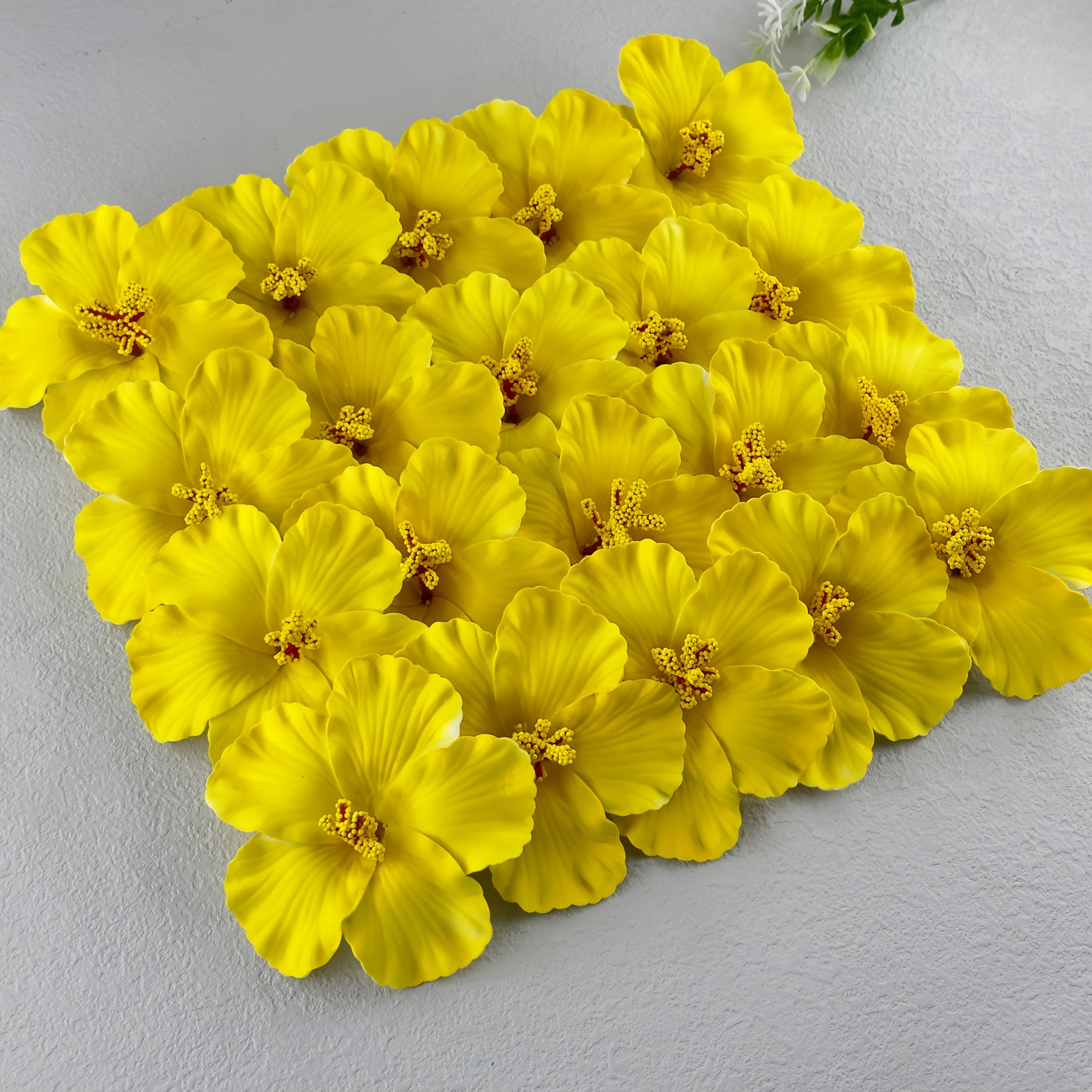 [Vibrant Bohemian Hair Pins] 20pcs EASYJOY Bohemian White Hibiscus Flower Hair Pins - Vibrant Beach Hair Accessories for Women, Artificial Plastic Hair Clips with Yellow Center, Mother’s Day Gifts, Dance Parties & Summer Vacations, Cute Hair Accessories,