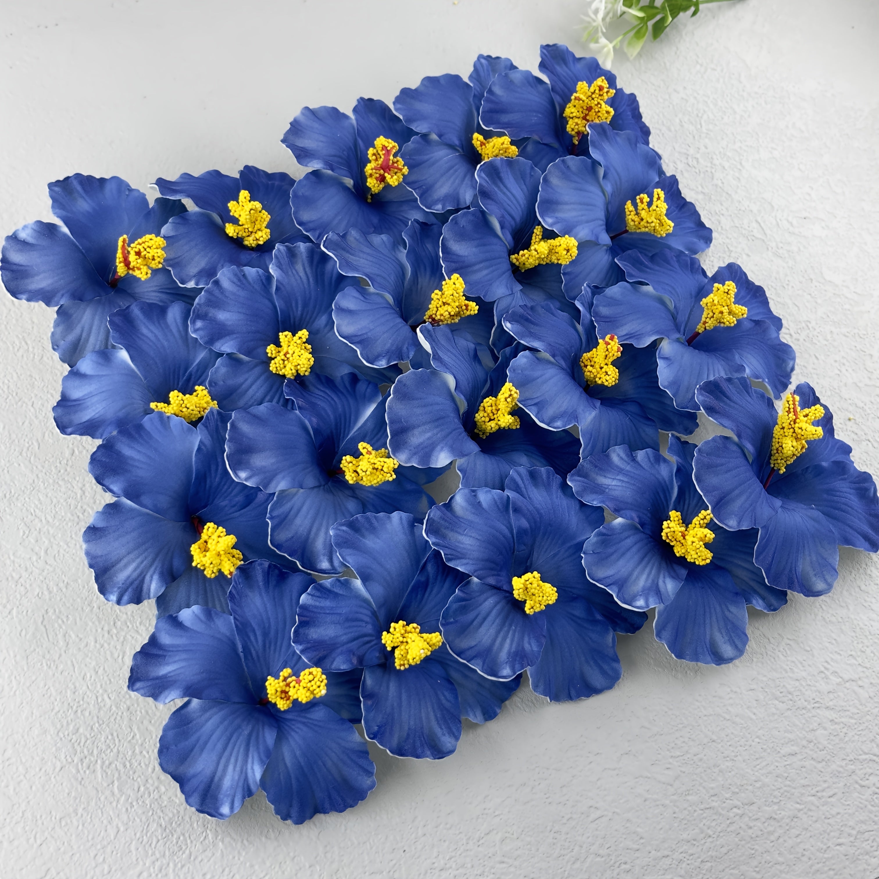 [Vibrant Bohemian Hair Pins] 20pcs EASYJOY Bohemian White Hibiscus Flower Hair Pins - Vibrant Beach Hair Accessories for Women, Artificial Plastic Hair Clips with Yellow Center, Mother’s Day Gifts, Dance Parties & Summer Vacations, Cute Hair Accessories,